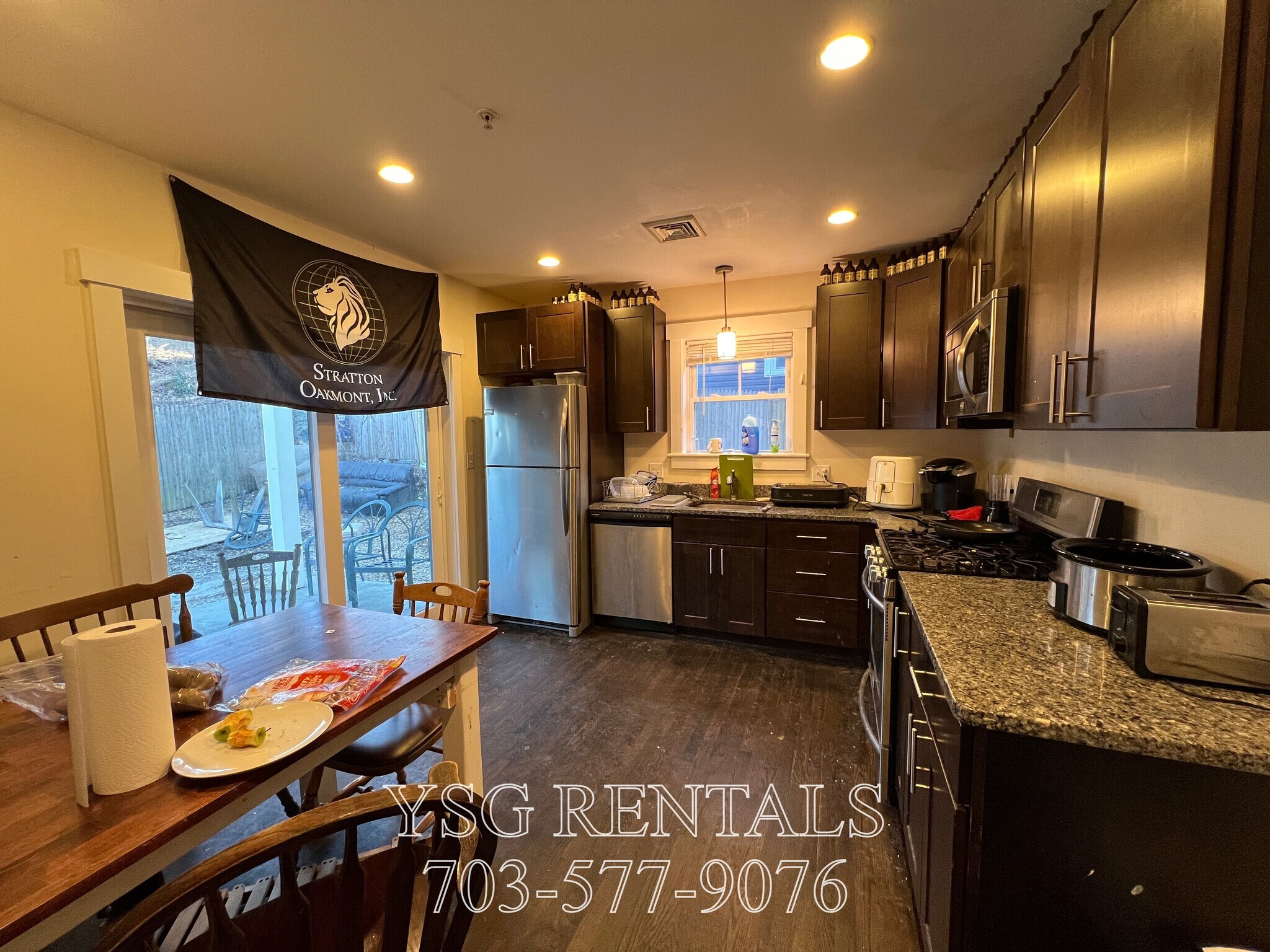 Building Photo - 24 Sunset St