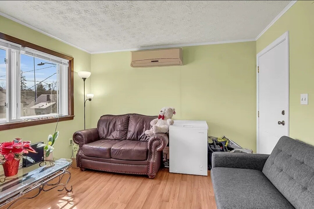 Building Photo - 30 Enfield St