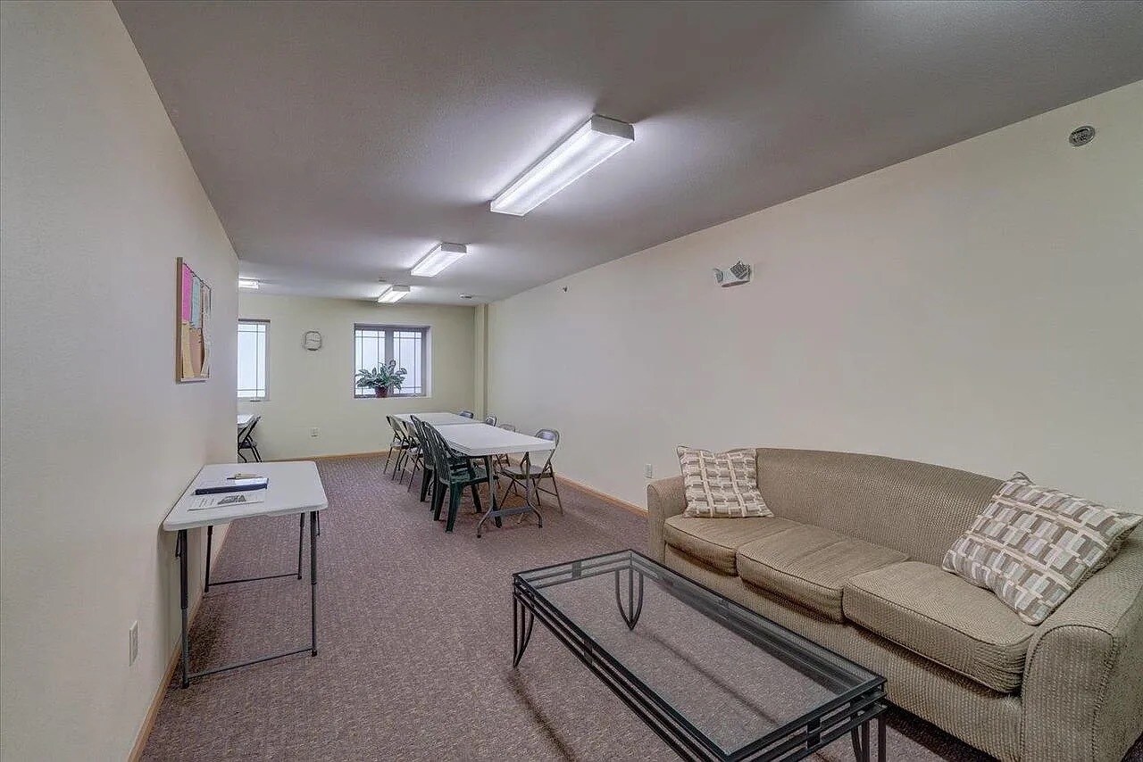 Building Photo - 102 Prairie Heights Dr