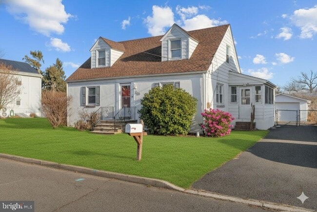 Building Photo - 238 Steward St