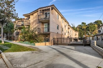 Building Photo - 1941 Waltonia Dr