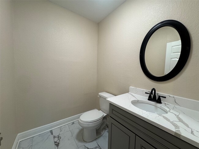 Building Photo - 6645 Lodge St