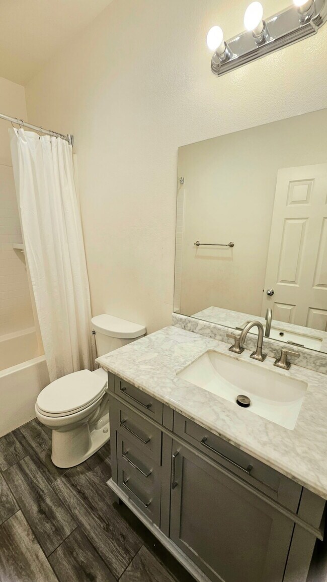Building Photo - 42696 Saragoza Ct