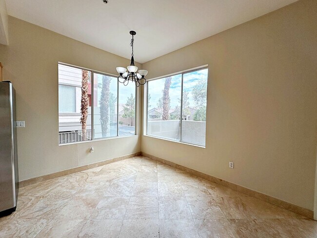 Building Photo - FREE WEEK PROMO! 2 BEDROOM 2 BATH GUARD GATED PARK AVENUE CONDO OFF THE STRIP!