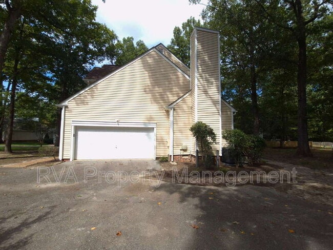 Building Photo - 6002 Oak Landing Dr
