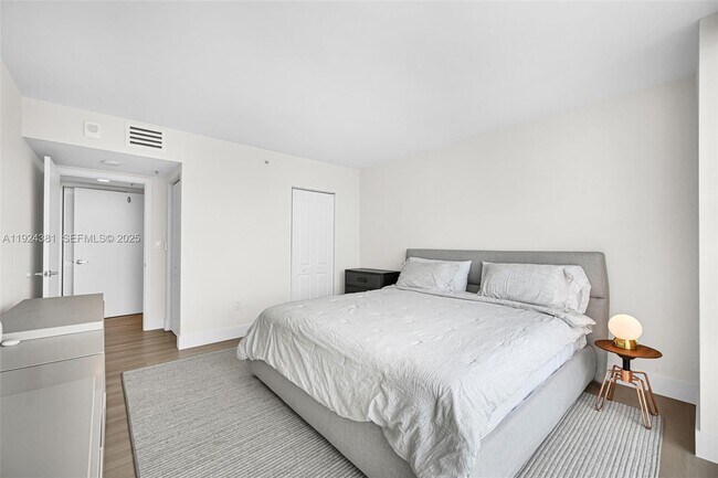 Building Photo - 90 Alton Rd