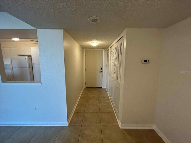 Building Photo - 400 Island Way