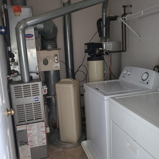 Building Photo - 147 Polaris Dr