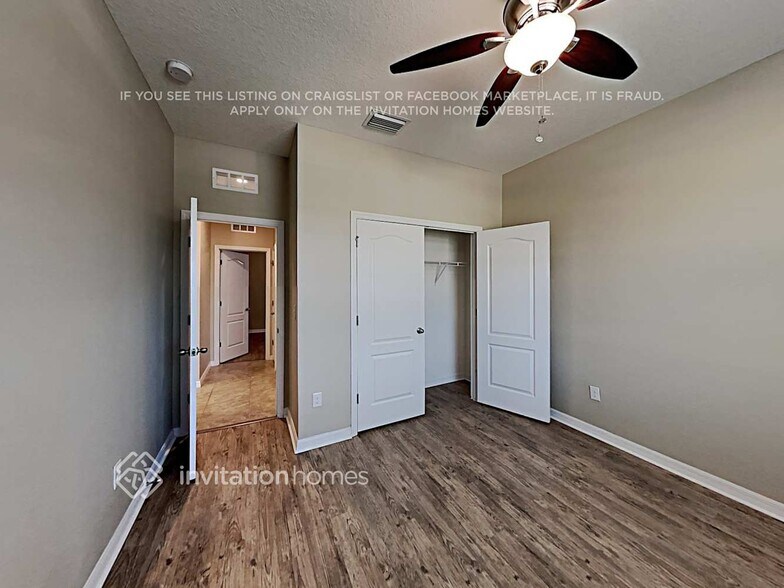 Building Photo - 11604 Warren Oaks Pl