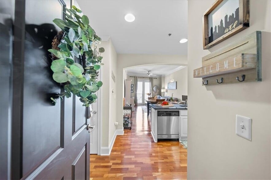 Building Photo - 2277 Peachtree Rd NE