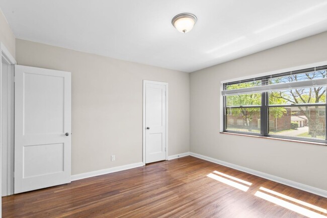 Building Photo - 638 Blenheim Rd