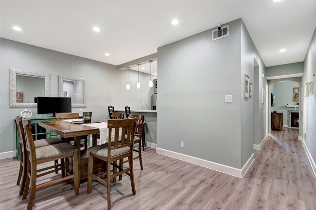 Building Photo - 18809 Egret Bay Blvd