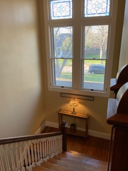 Building Photo - 819 Hackberry St