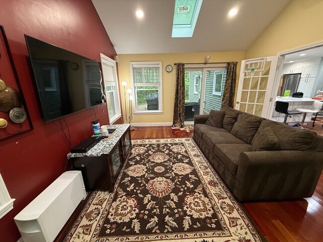 Building Photo - 45 Winterberry Way
