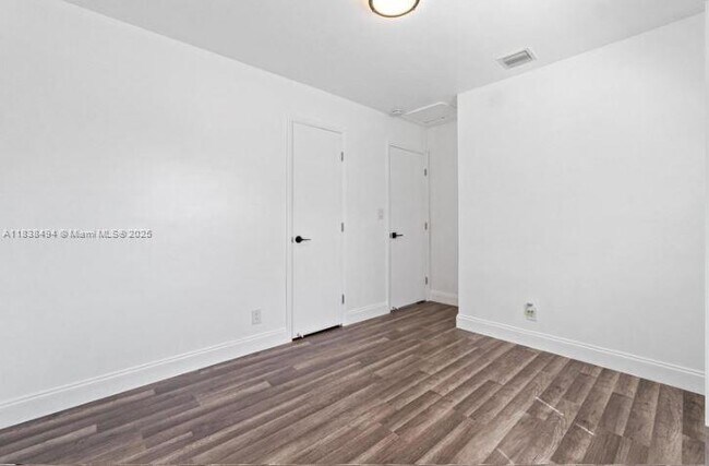 Building Photo - 1040 NW 23rd Terrace