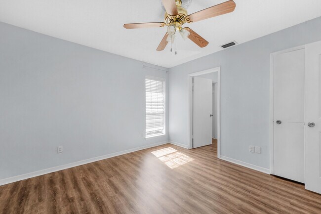 Building Photo - 10150 Guidy Ln