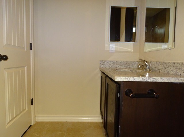 Building Photo - 7042 Lakeview Dr.