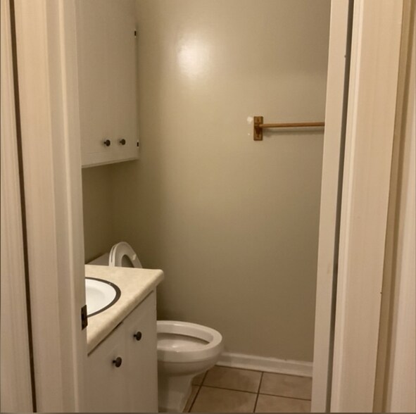 Building Photo - 103 Colebrook Ct