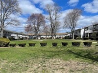 Building Photo - 5 B Hemlock Dr
