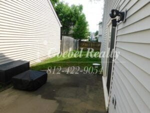 Building Photo - 3 bed 2 bath House on East side!
