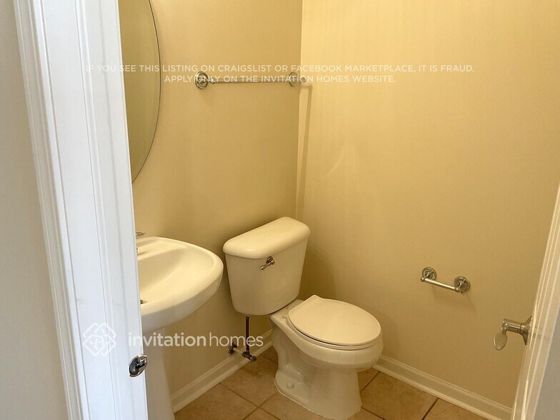 Building Photo - 271 Springbrook Trail S