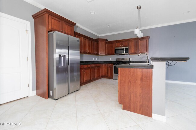Building Photo - 4744 Excalibur Dr
