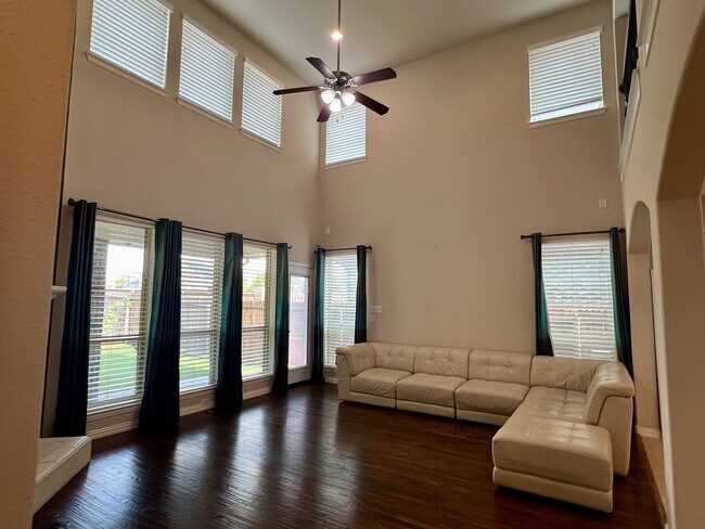 Building Photo - 2104 Indigo Dr