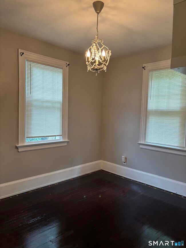 Building Photo - 246 Goffe Terrace