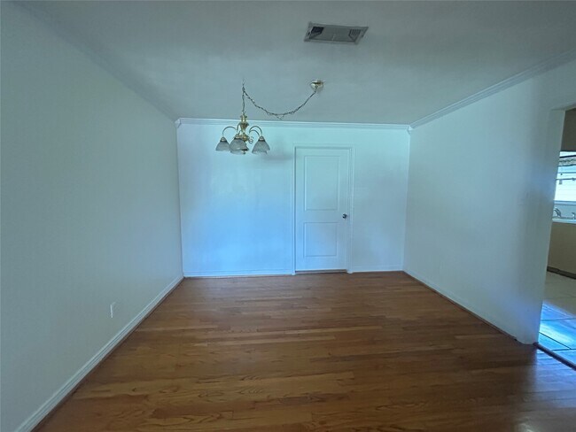 Building Photo - 7738 Dixie Dr