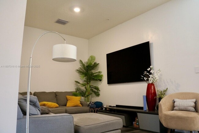 Building Photo - 7819 NW 104th Ave