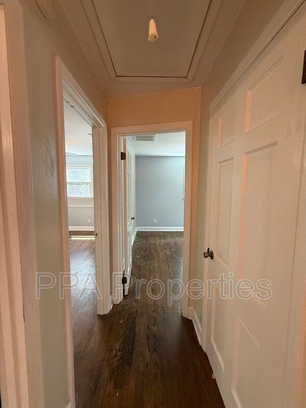 Building Photo - 2115 Churchill Dr