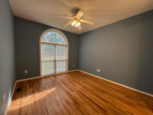 Building Photo - 263 Pine Hollow Dr