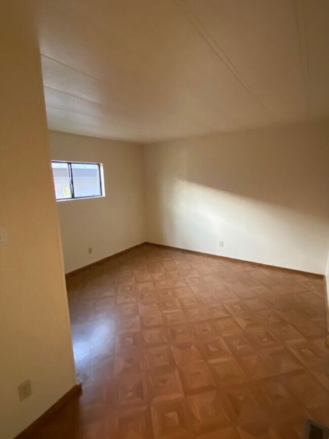Building Photo - 3 Bedroom 2 Bathroom Manufactured home on ...