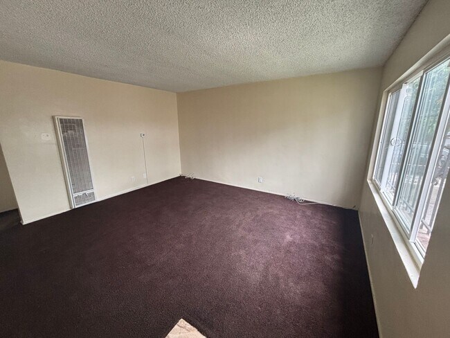 Building Photo - 229 E 89th St