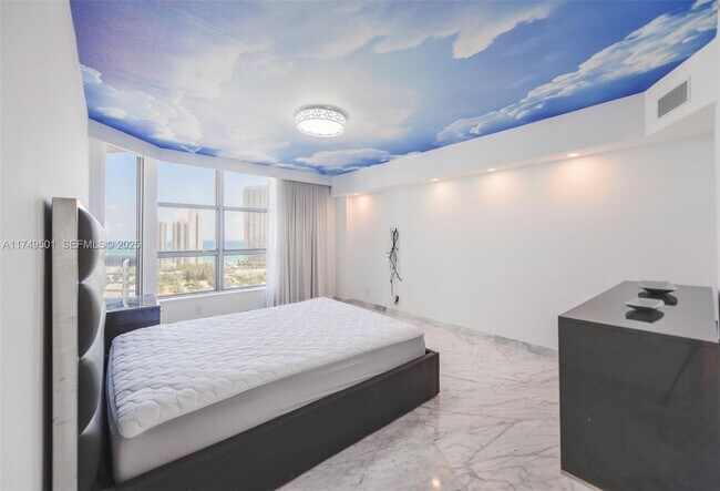 Building Photo - 19195 NE 36th Pl