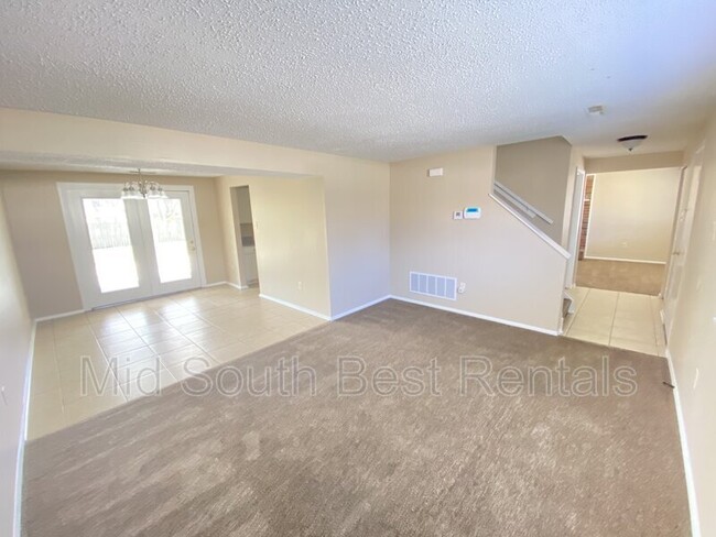 Building Photo - 7425 Doncaster Ln (Southeast)