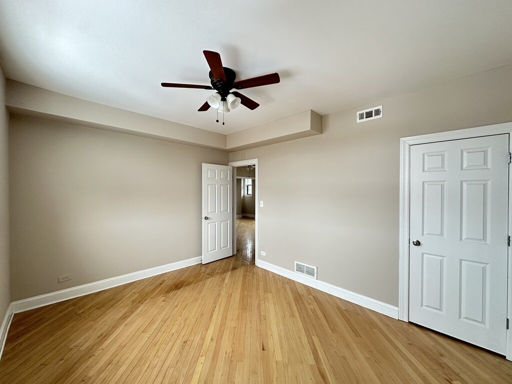 Building Photo - 901 Green Bay Rd