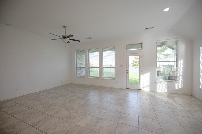 Building Photo - 9326 Hartford Valley Trail