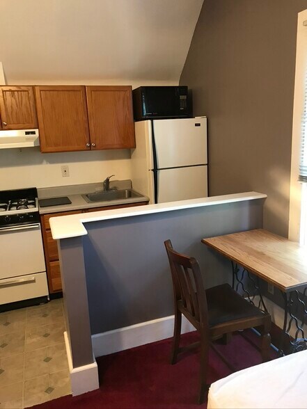 Building Photo - 224 N Glassell St