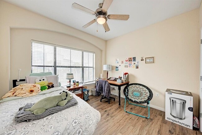 Building Photo - 2505 San Gabriel St