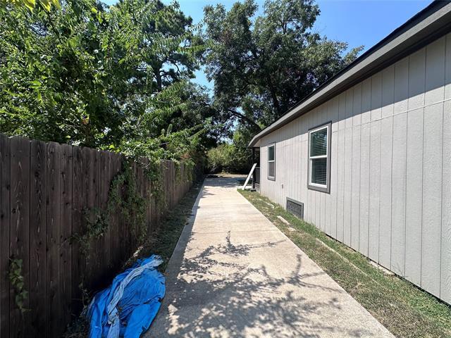 Building Photo - 2903 Carpenter Ave