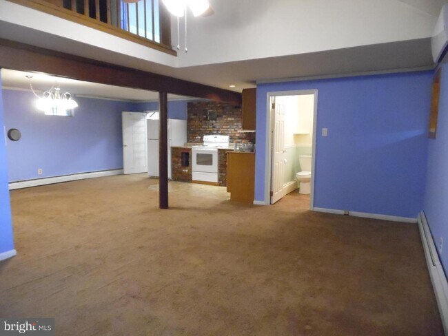 Building Photo - 512 Clems Run
