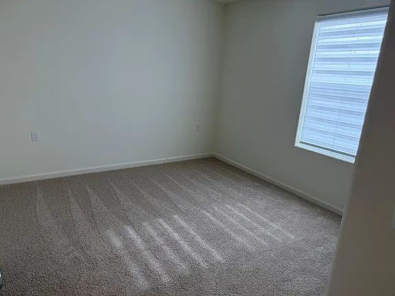Building Photo - 632 Skyler Ln