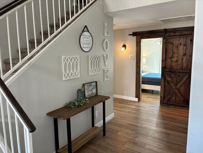 Building Photo - 13717 N 80th Ave