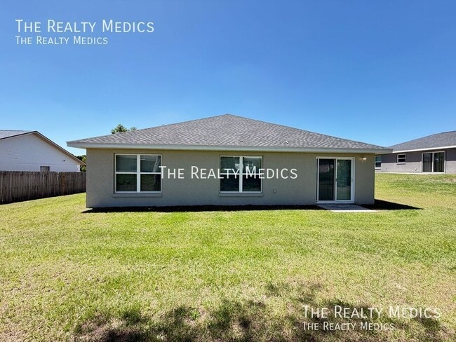 Building Photo - 13585 SW 42 Ave