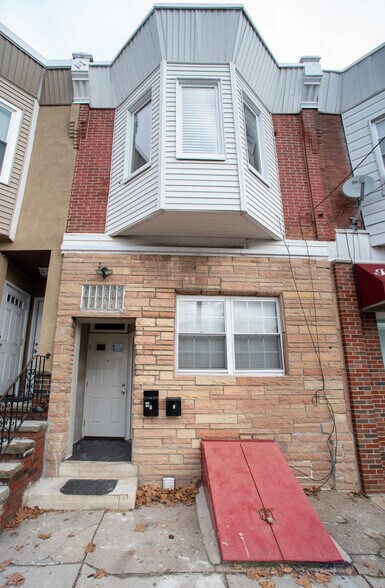 Building Photo - 2049 Snyder Ave