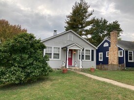 Building Photo - 9106 Old Bonhomme Rd