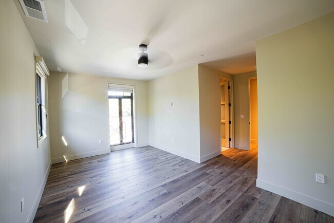 Building Photo - Rhine House Lofts