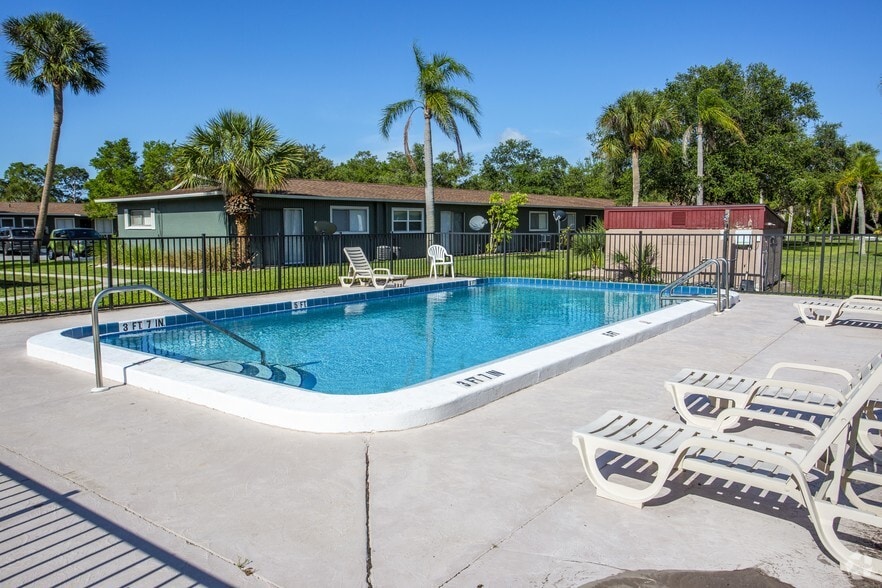 Building Photo - Bella Sol Apartments