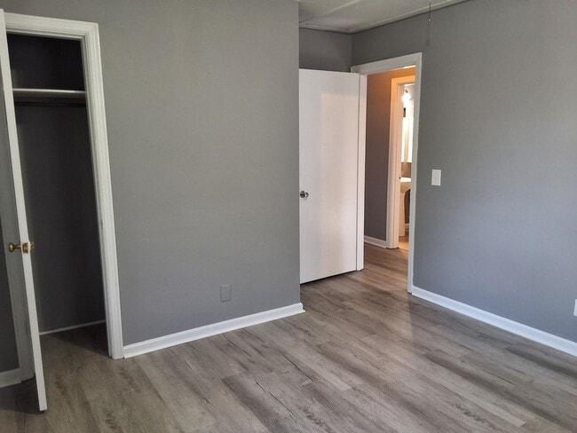 Building Photo - 504 Sunrise Ln